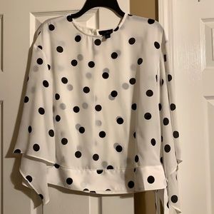 XS Blouse and ties on the side